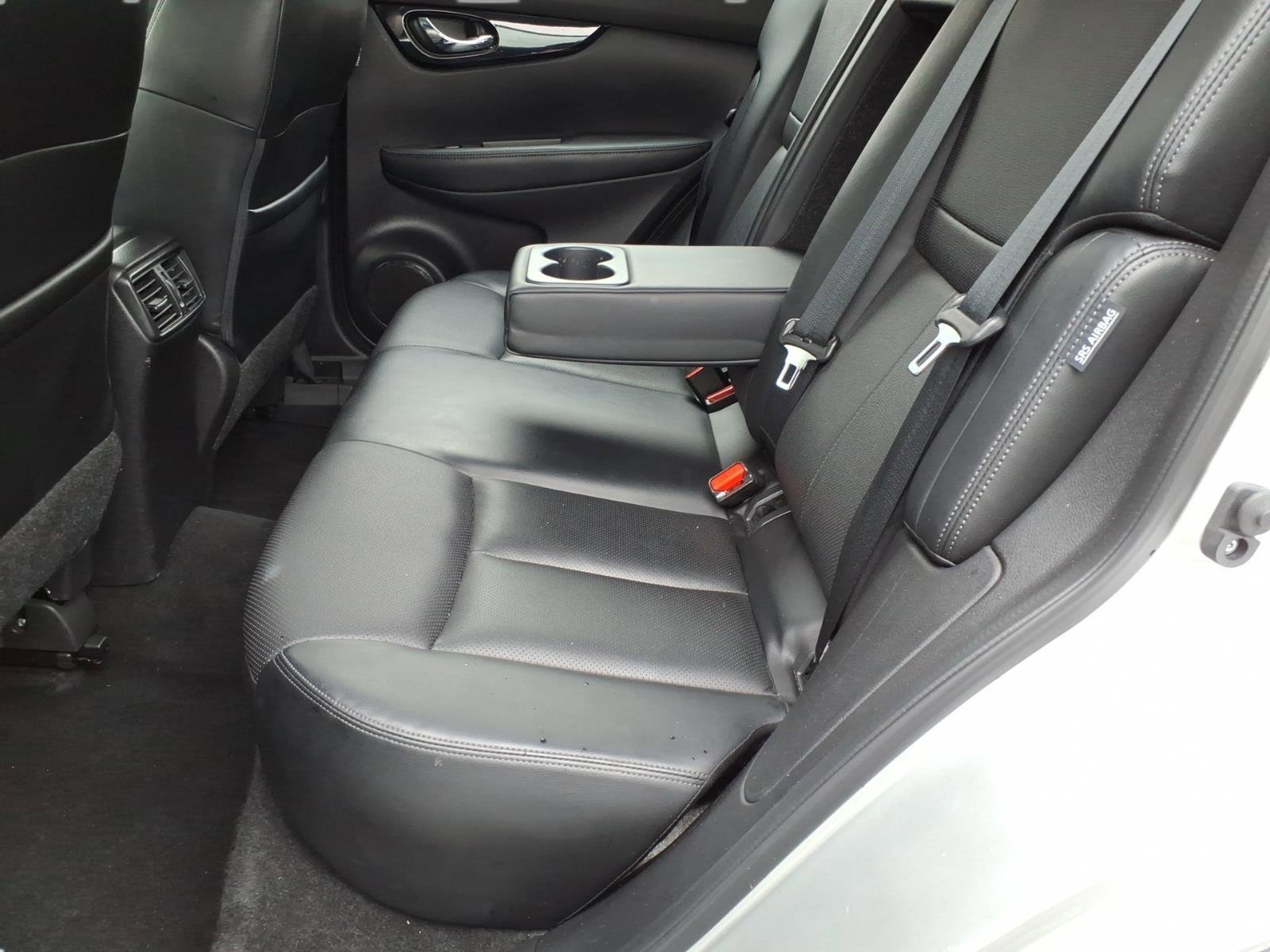 Used 2022 Nissan Rogue Sport SL AWD/4WD image 9