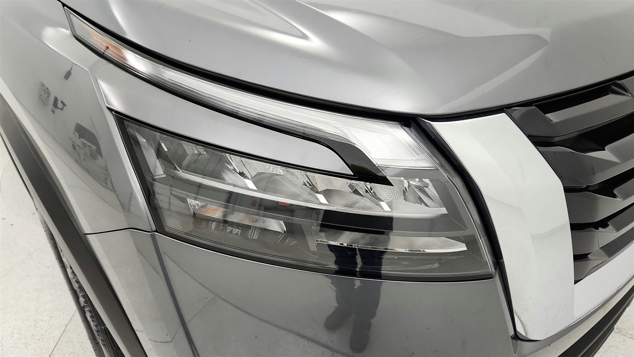 Used 2025 Nissan Pathfinder SV image 26