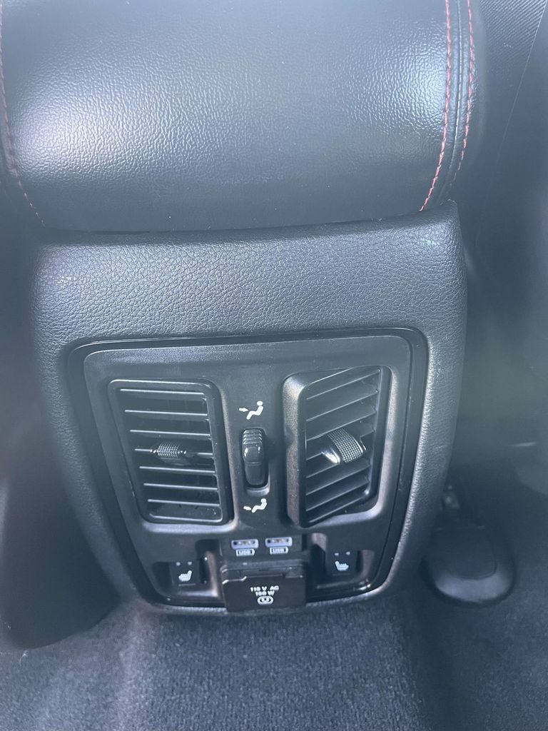 Used 2024 Dodge Durango GT RWD image 10