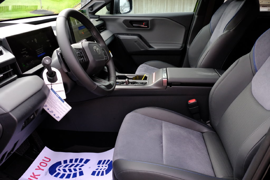 New 2026 Toyota RAV4 XSE AWD/4WD image 11
