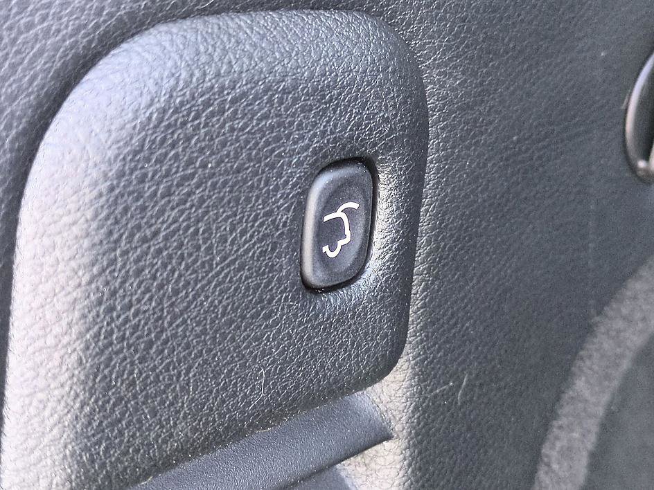 Used 2020 Jeep Grand Cherokee Altitude AWD/4WD image 31