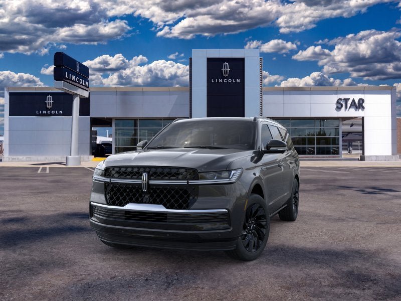 New 2026 Lincoln Navigator Reserve w/ Jet Appearance Package AWD/4WD image 2