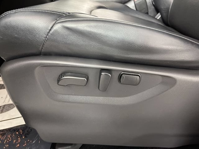 Used 2024 Nissan Armada SL w/ Captain's Chairs Package RWD image 33