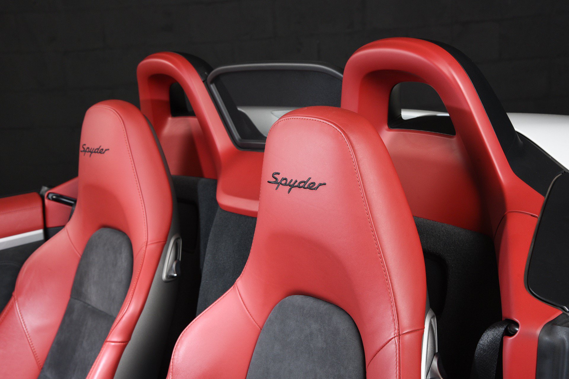 Used 2016 Porsche Boxster Spyder RWD image 26