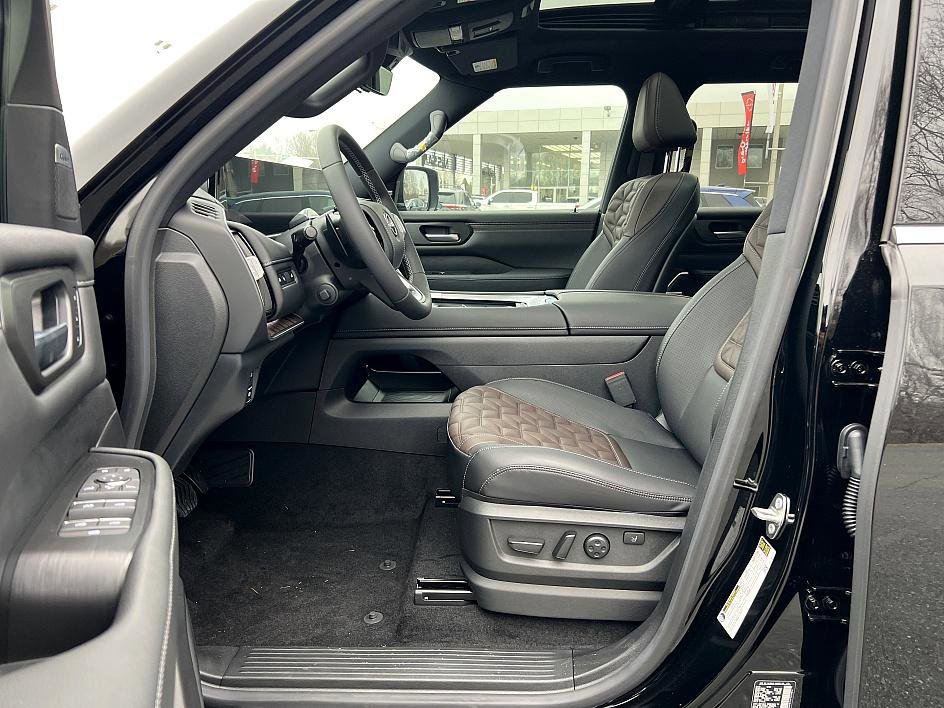 New 2025 Nissan Armada Platinum Reserve image 7