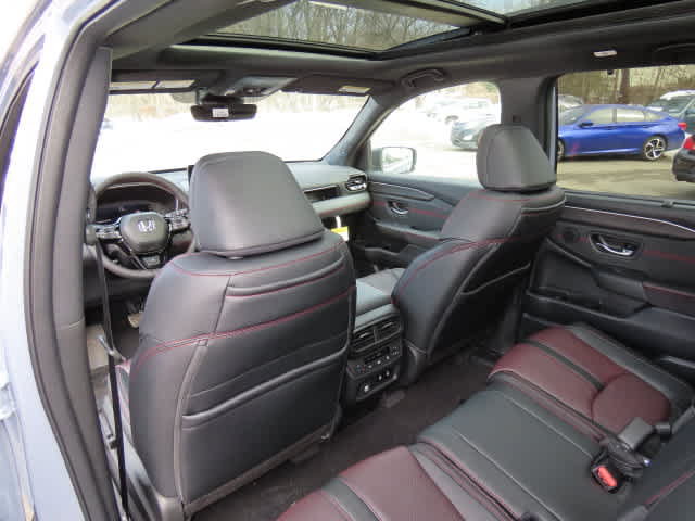 New 2026 Honda Pilot Black Edition image 17