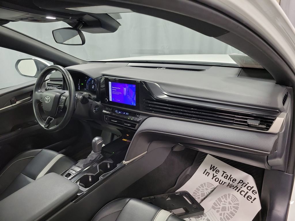 Used 2025 Toyota Camry SE image 25