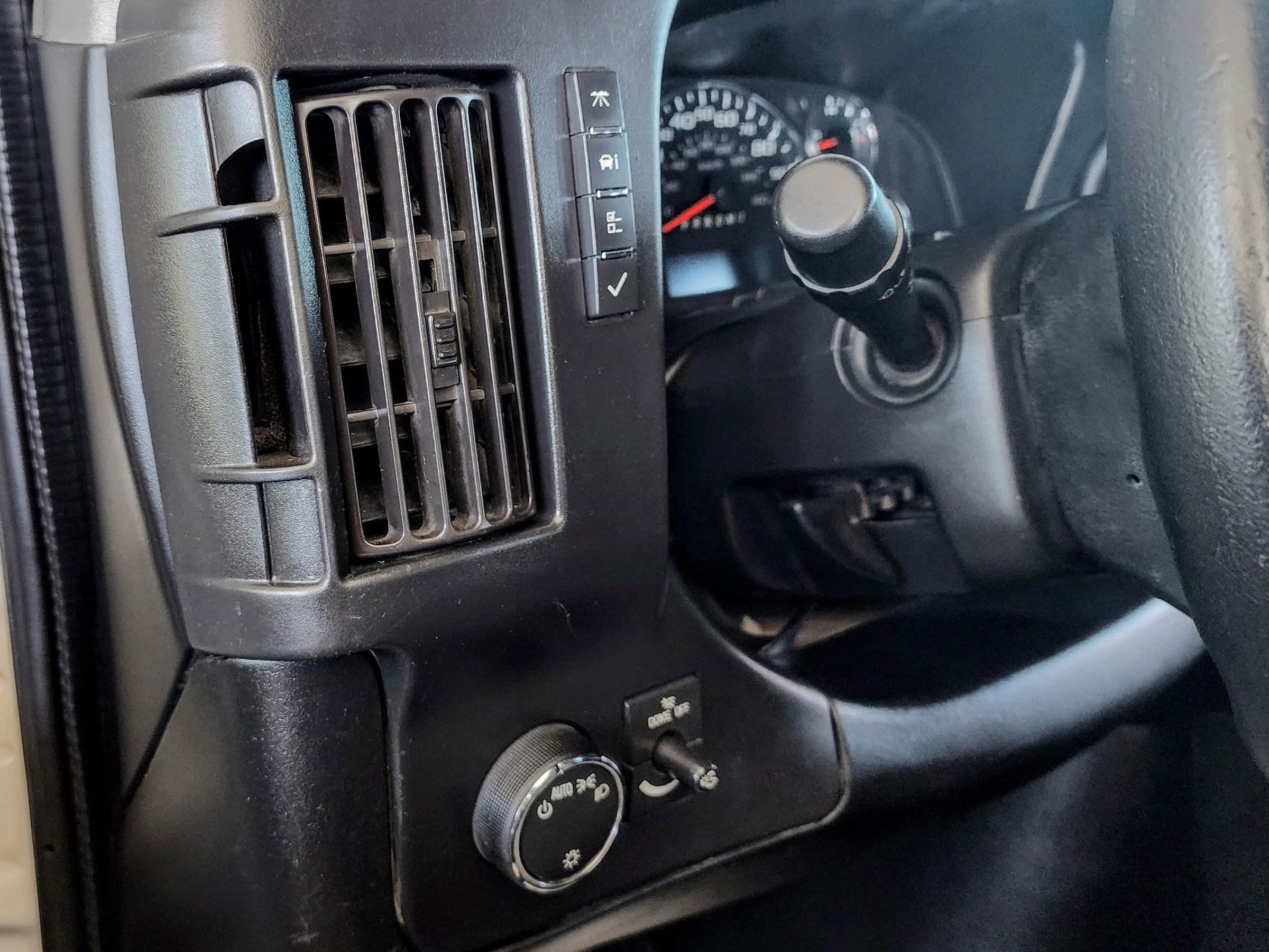 Used 2020 Chevrolet Express 3500 LT w/ LT Preferred Equipment Group RWD image 22