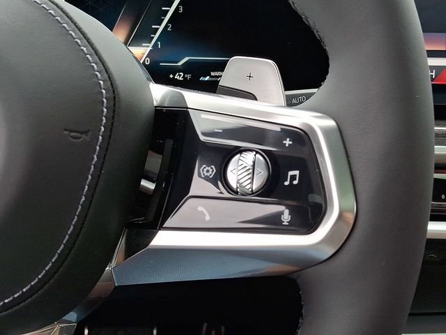 New 2026 BMW 740i xDrive w/ Premium Package image 18