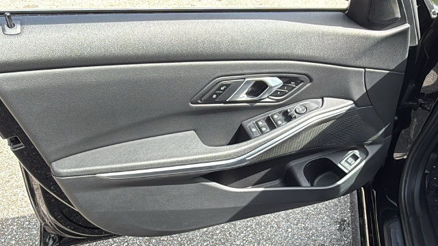 Used 2025 BMW 330i Sedan RWD image 17