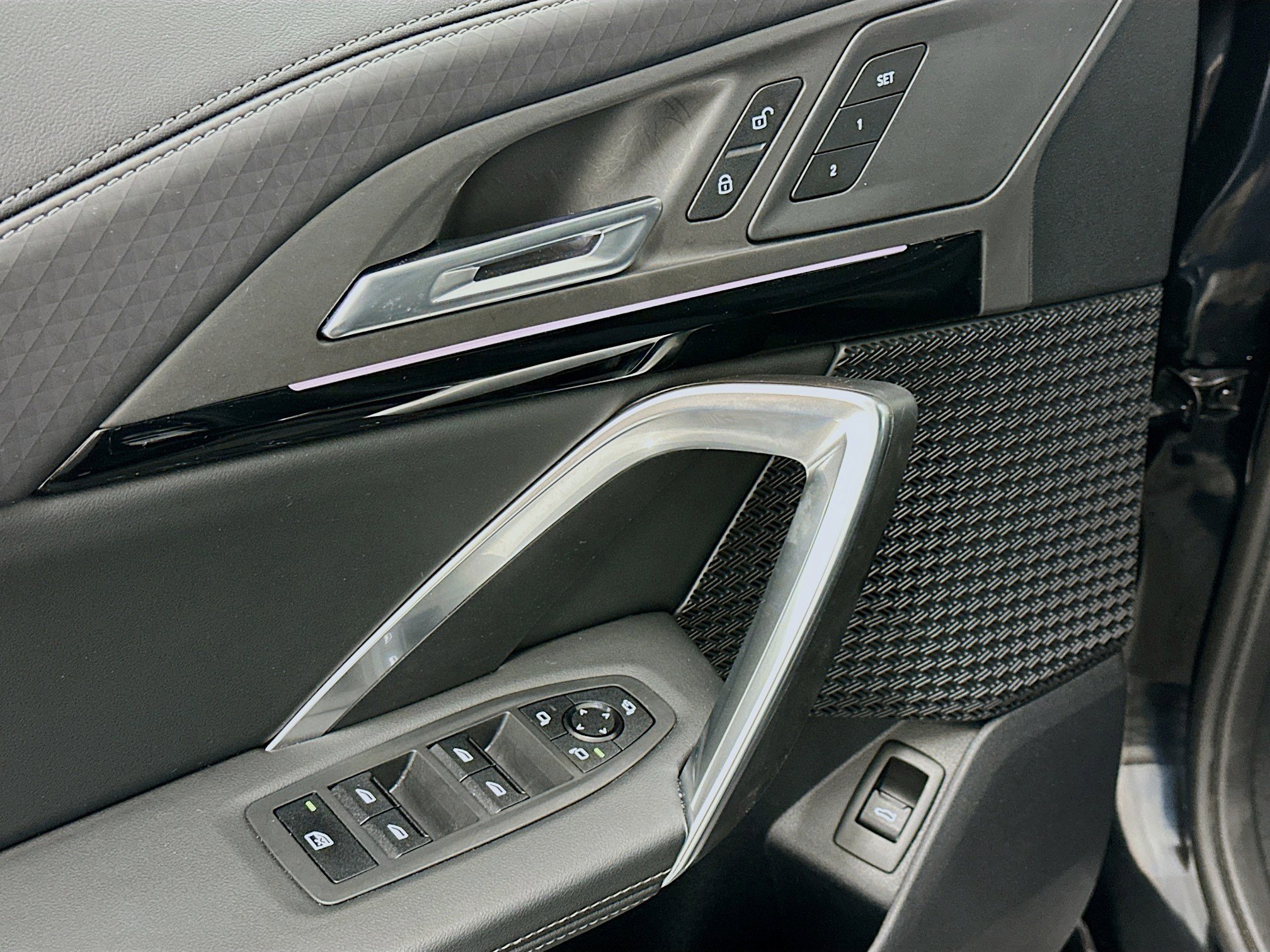 Used 2025 BMW X2 xDrive28i image 15