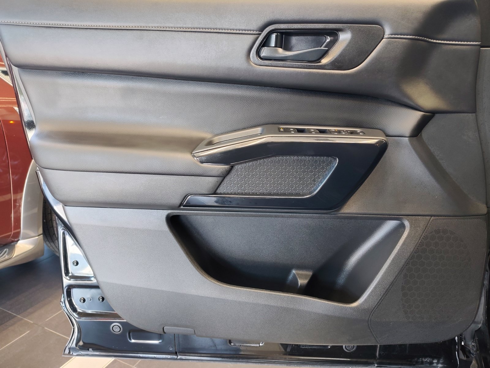 Certified 2026 Nissan Pathfinder SV FWD image 28