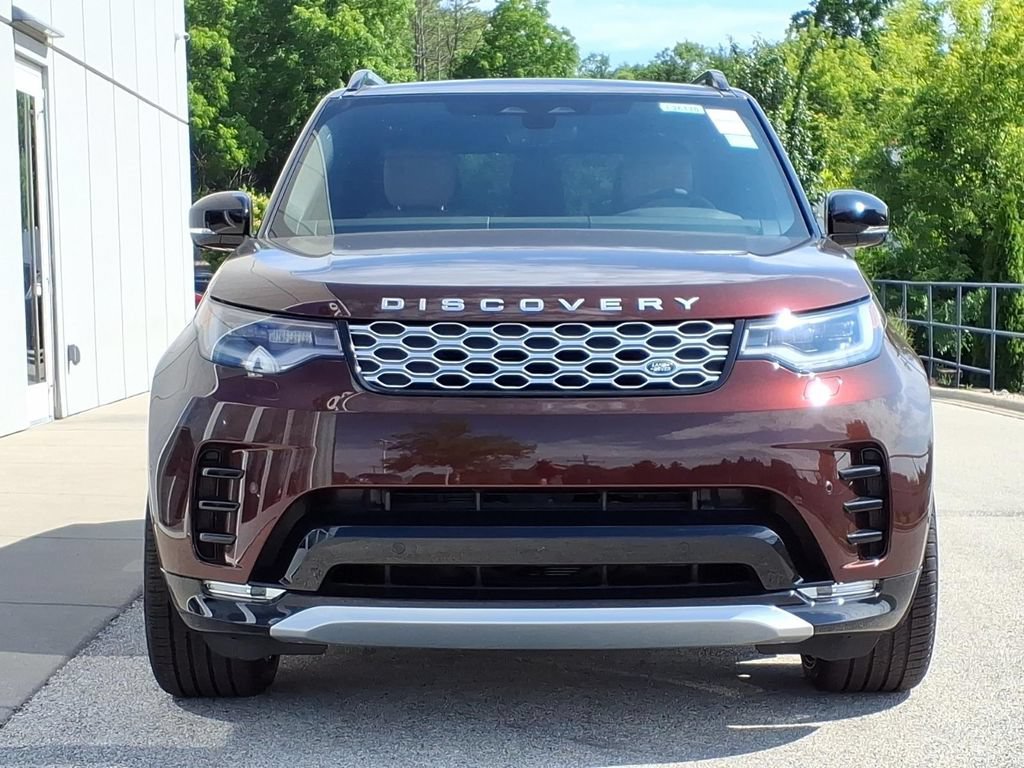 New 2026 Land Rover Discovery Limited Edition AWD/4WD image 2