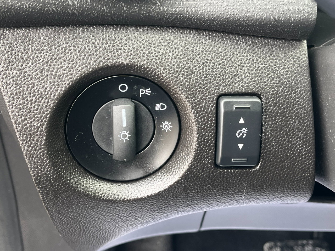 Used 2015 Ford Fiesta SE image 20