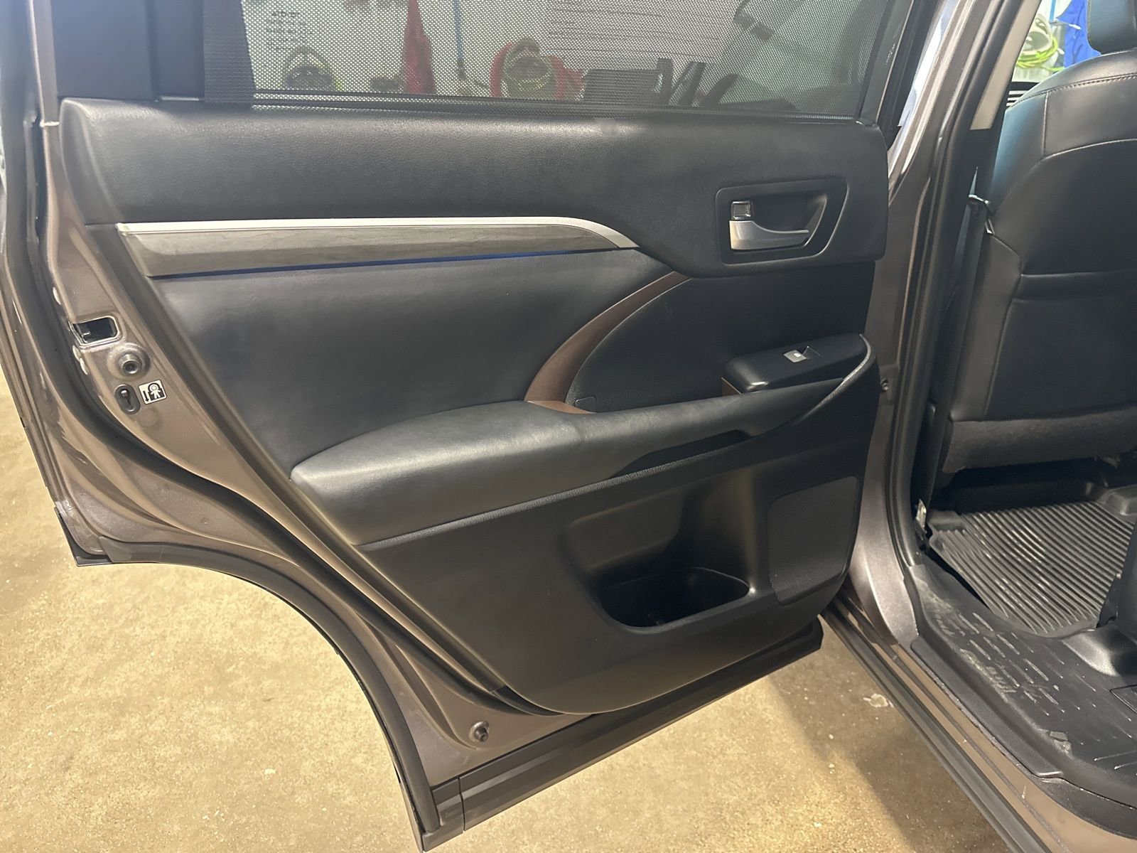 Used 2019 Toyota Highlander Limited w/ Protection Package #3 AWD/4WD image 31