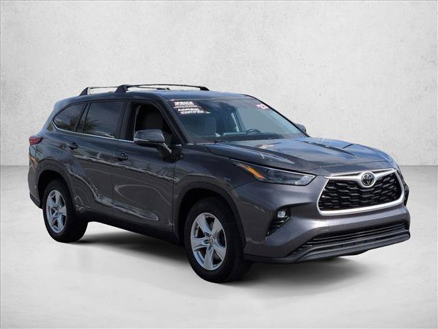 Used 2023 Toyota Highlander LE FWD image 2