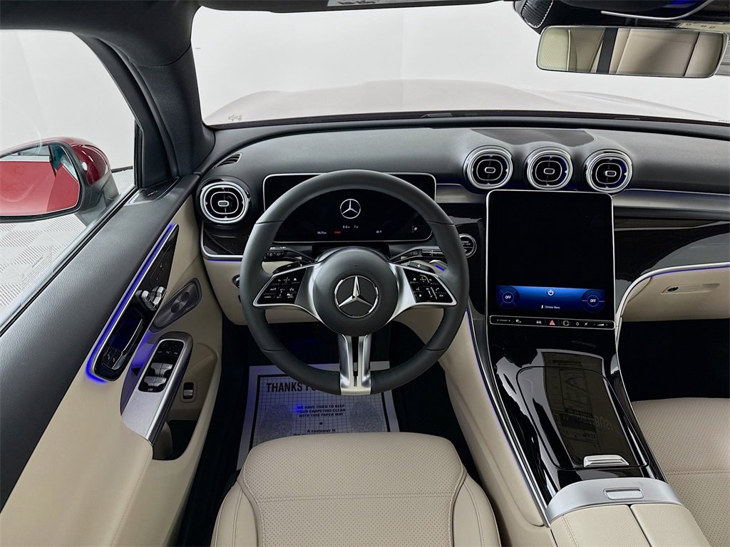 Used 2025 Mercedes-Benz GLC 300 4MATIC image 24