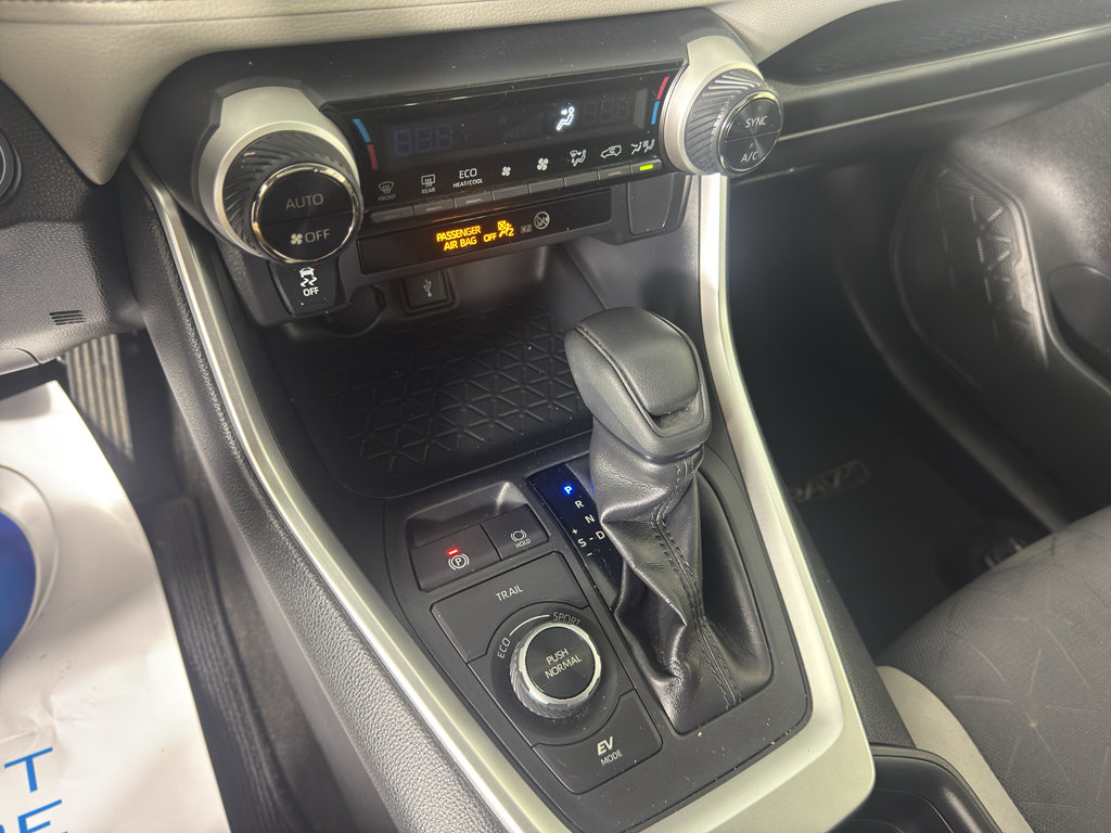 Used 2020 Toyota RAV4 XLE w/ Convenience Package image 25