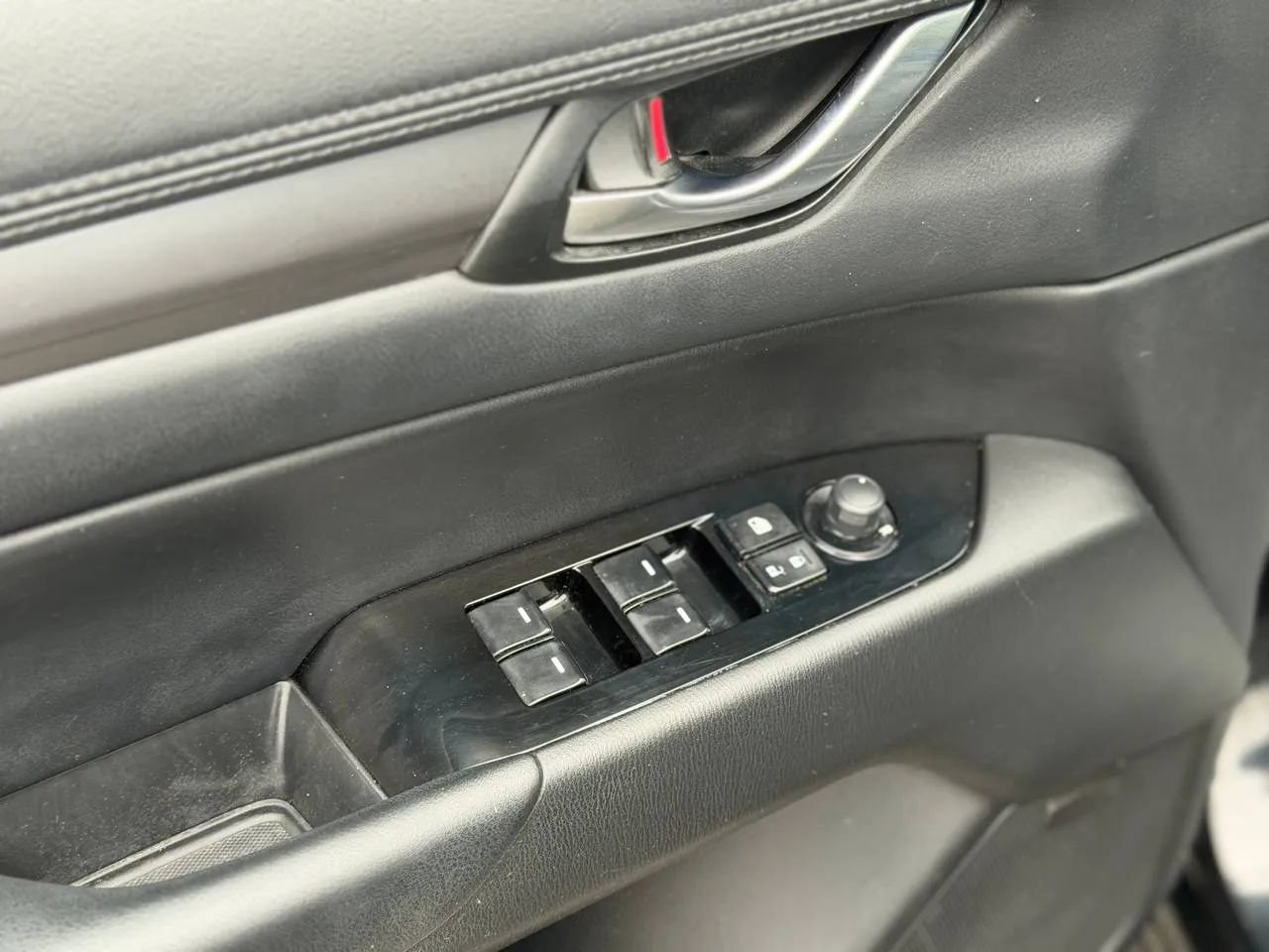 Used 2018 MAZDA CX-5 Touring w/ Preferred Equipment Package FWD image 38
