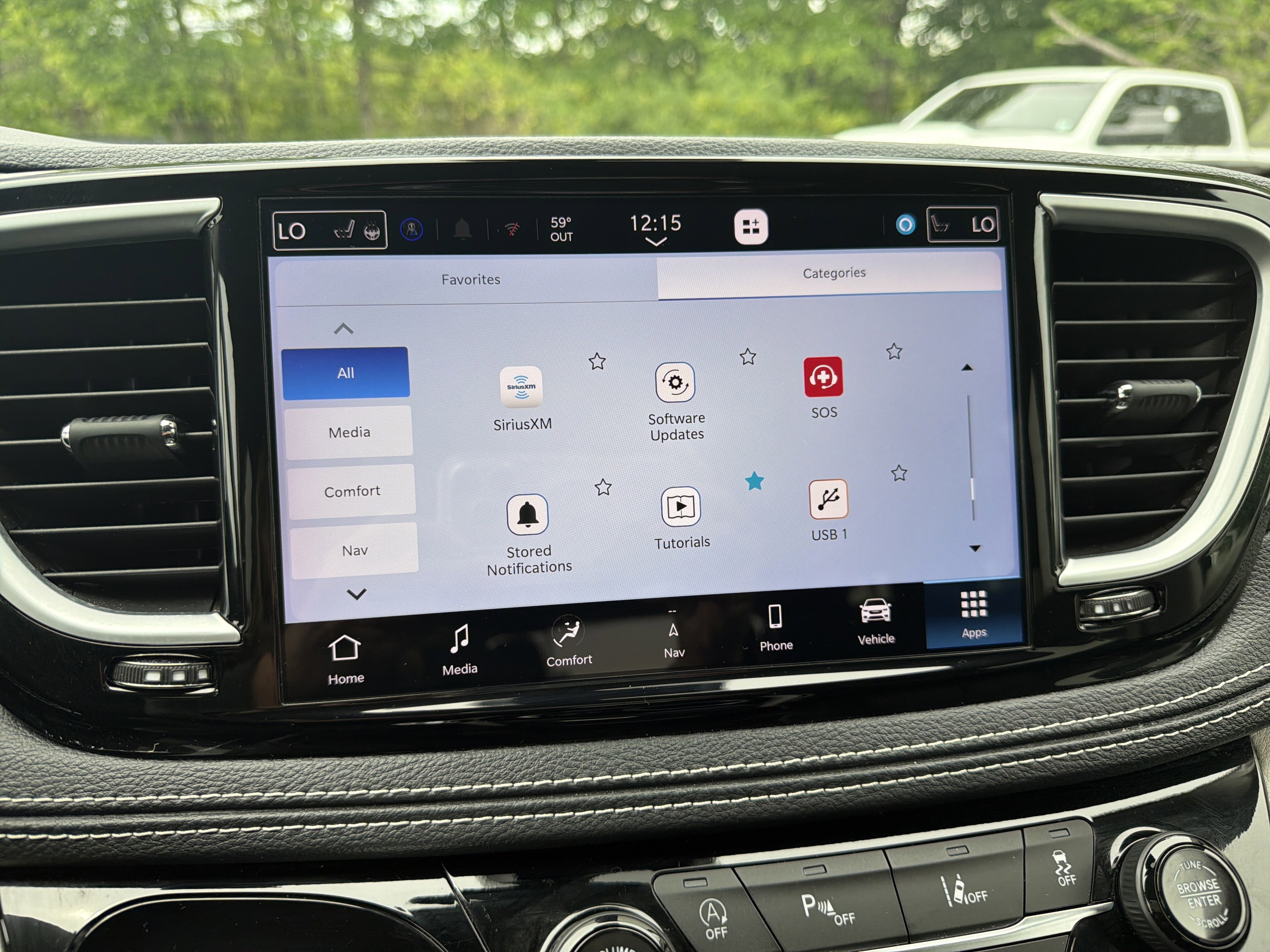 Used 2024 Chrysler Pacifica Limited FWD image 32