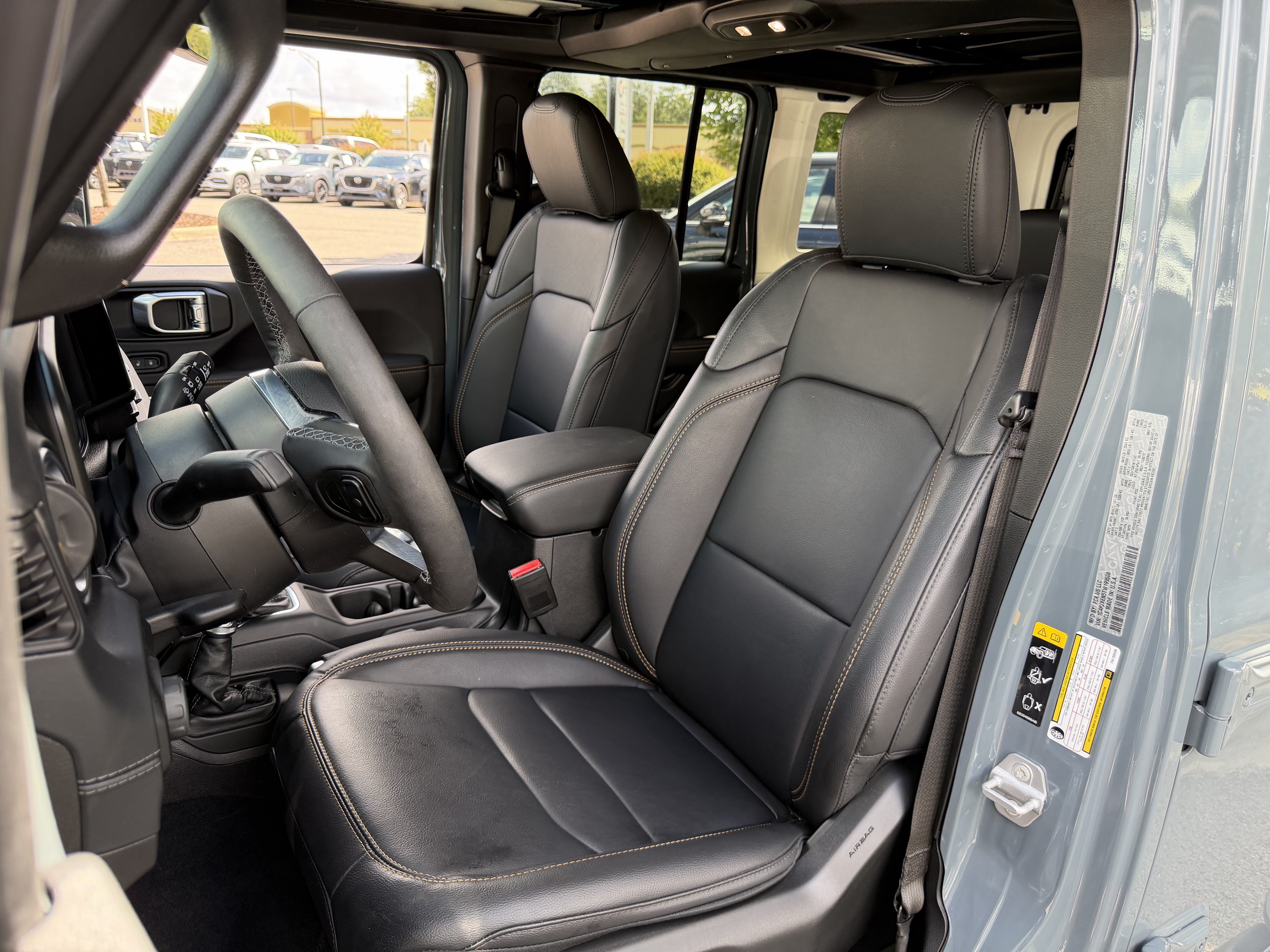 Used 2026 Jeep Wrangler Unlimited Sahara AWD/4WD image 16