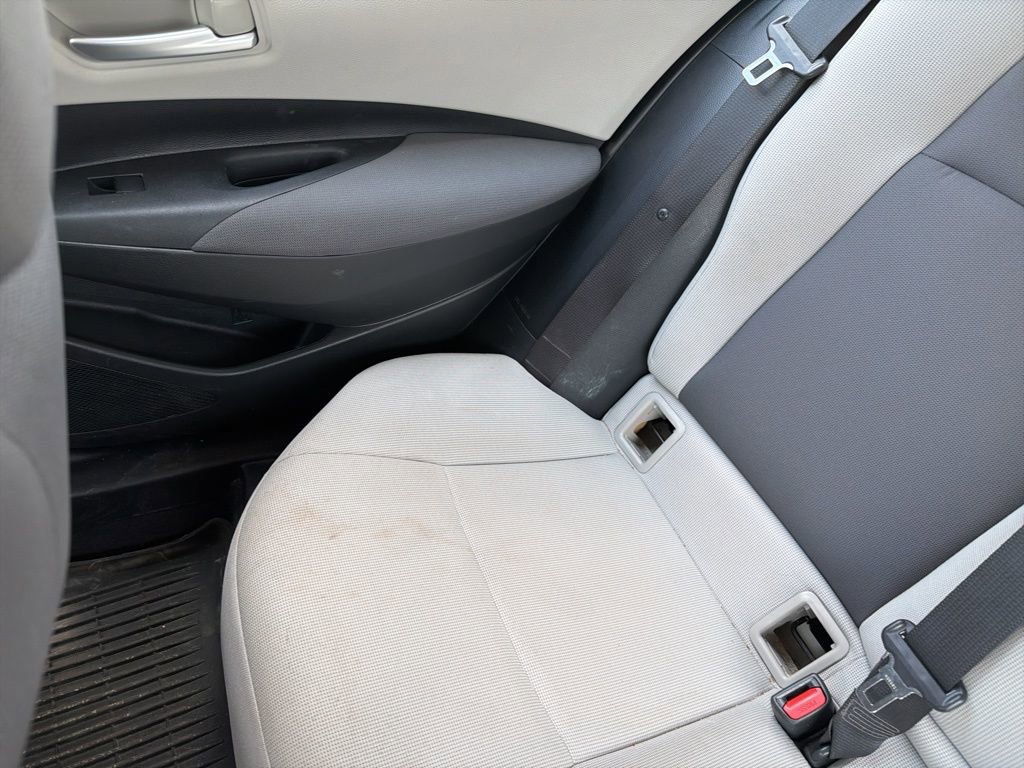 Used 2021 Toyota Corolla LE image 9