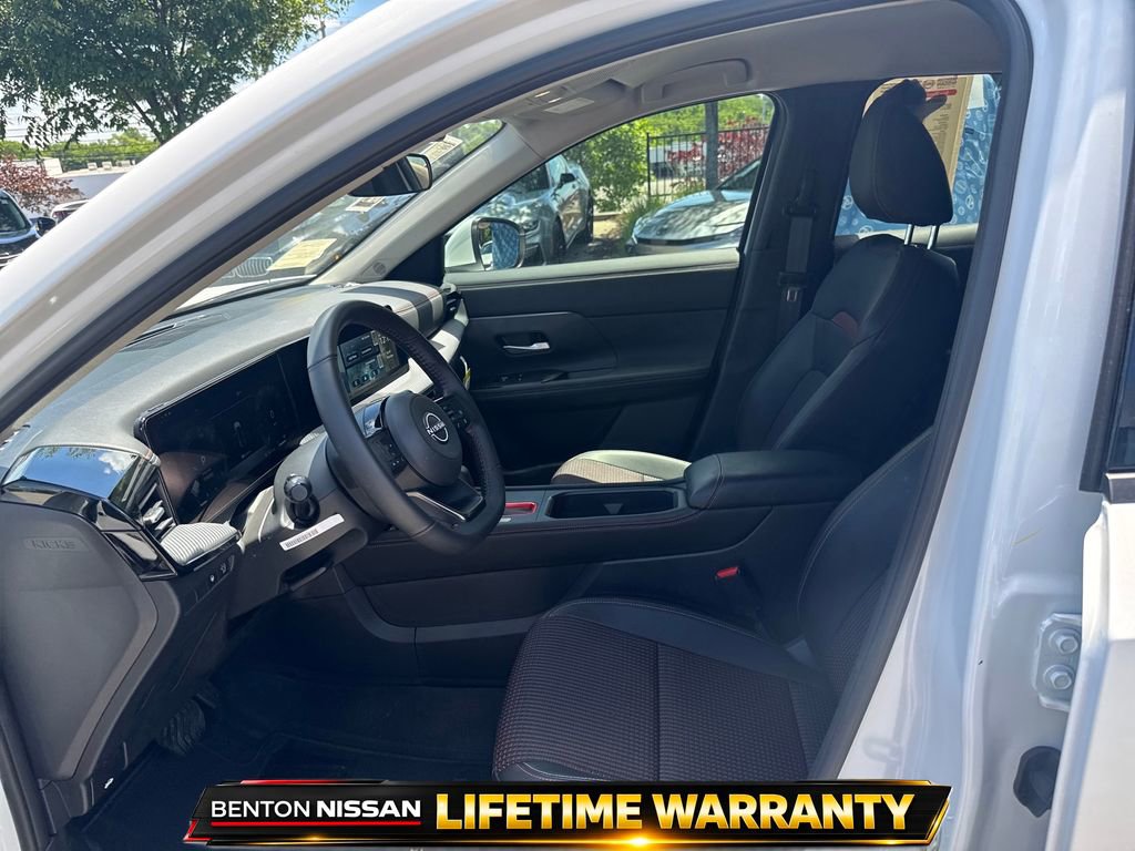 Used 2025 Nissan Kicks SR FWD image 10