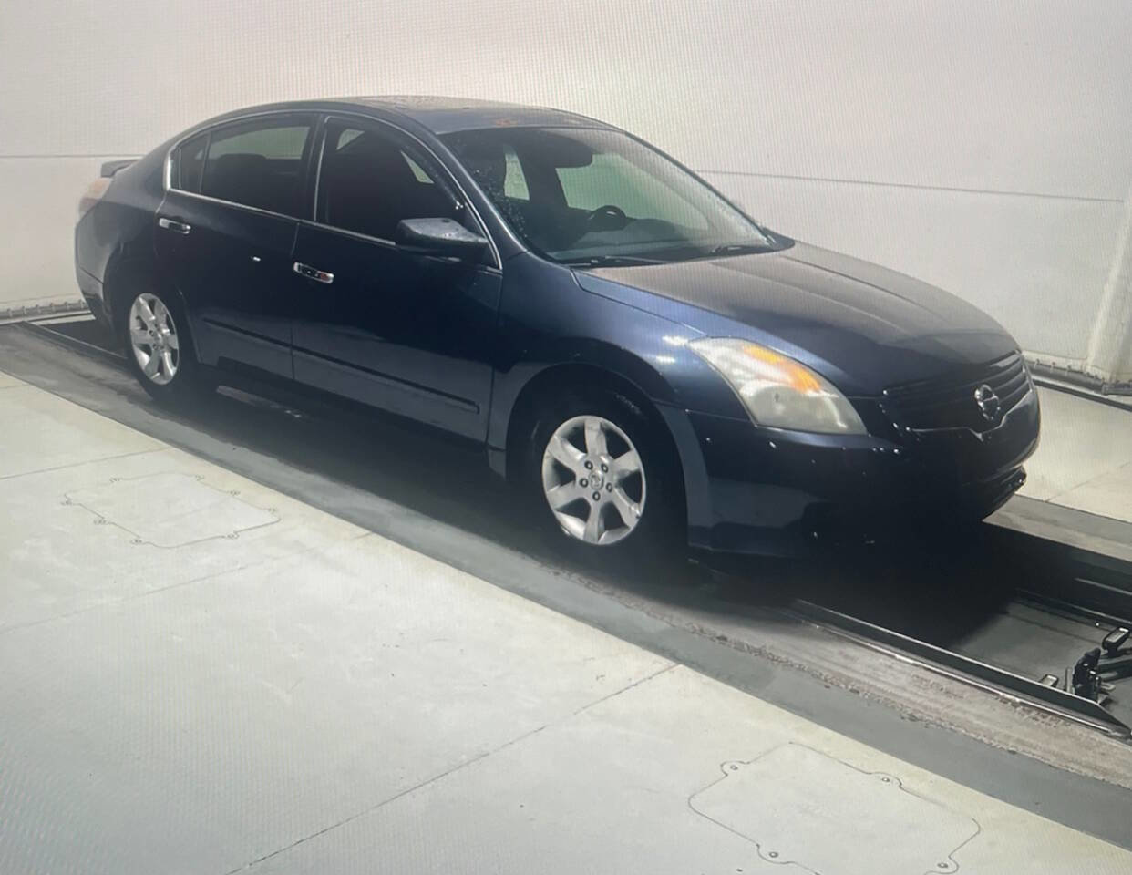 Used 2009 Nissan Altima 2.5 SL w/ Technology Pkg image 2