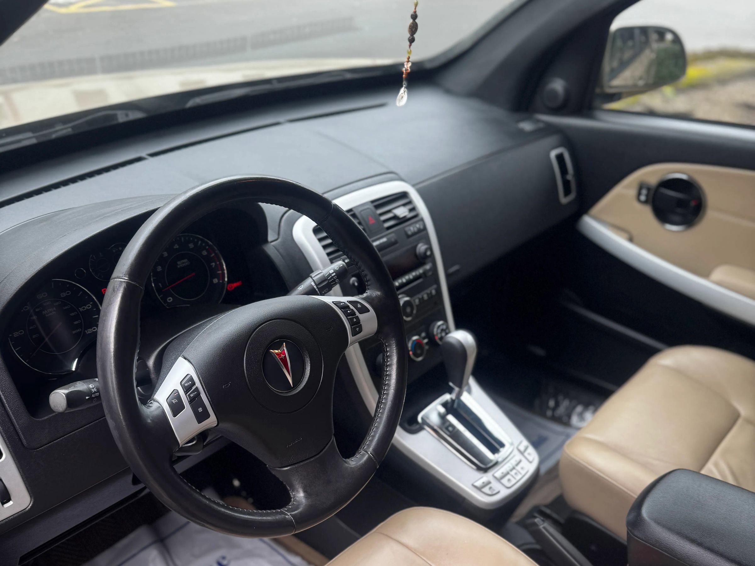 Used 2007 Pontiac Torrent 2WD w/ Preferred Package image 9