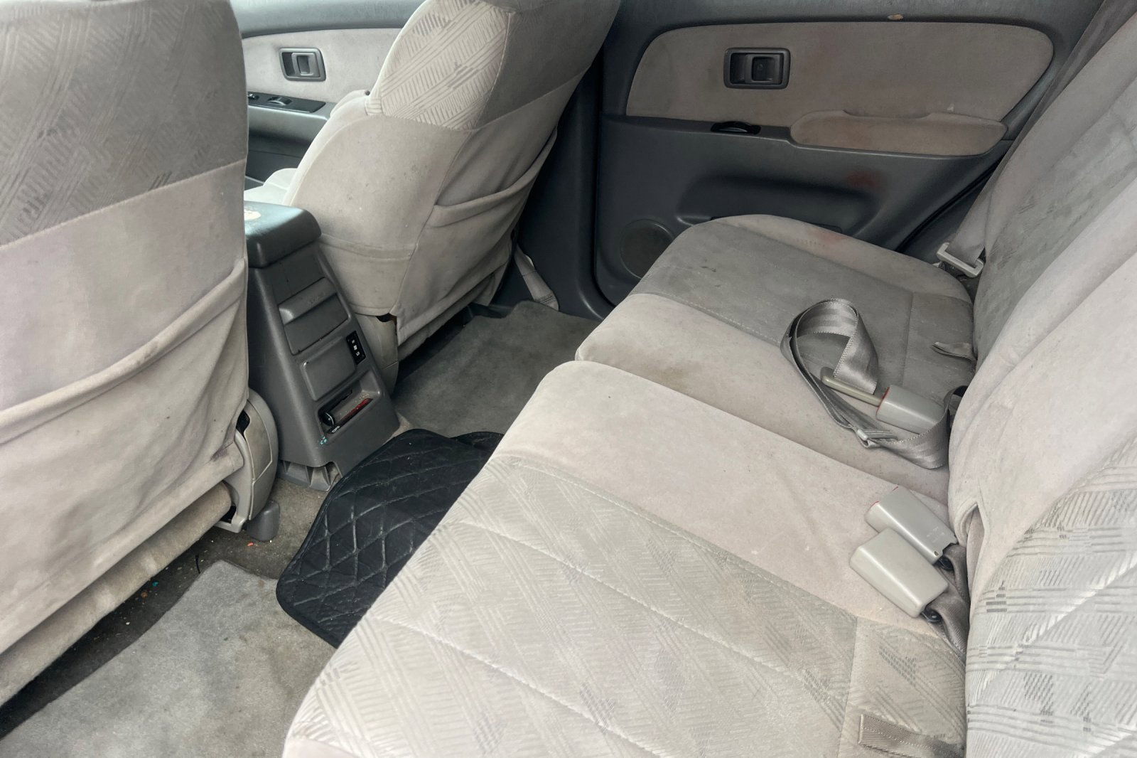 Used 2001 Toyota 4Runner SR5 image 9