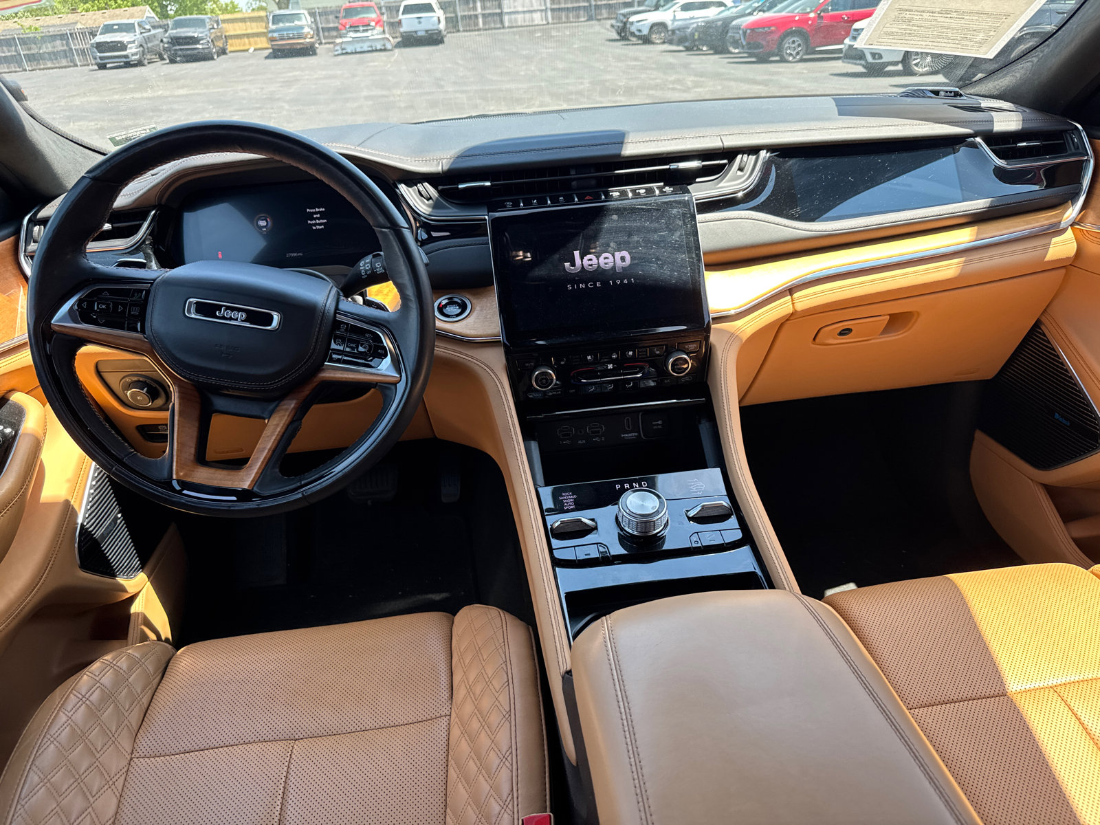 Used 2024 Jeep Grand Cherokee Summit AWD/4WD image 3