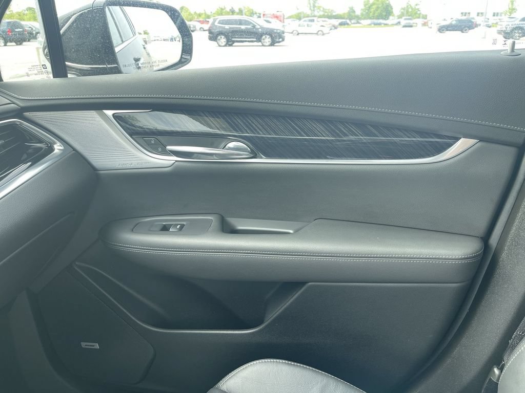 Certified 2024 Cadillac XT6 Premium Luxury w/ LPO, Floor Liner Package AWD/4WD image 33