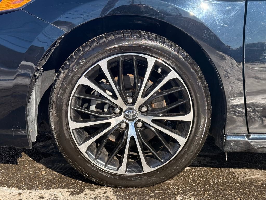 Used 2020 Toyota Camry SE image 10