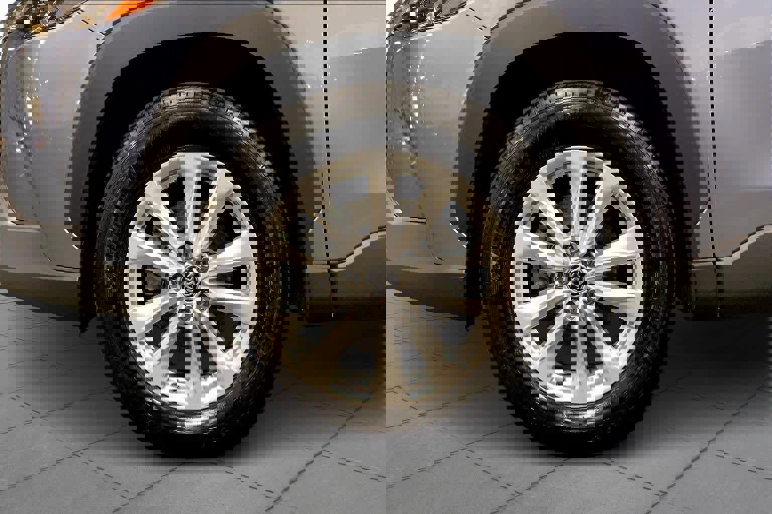 Used 2025 Toyota Corolla Cross LE image 11