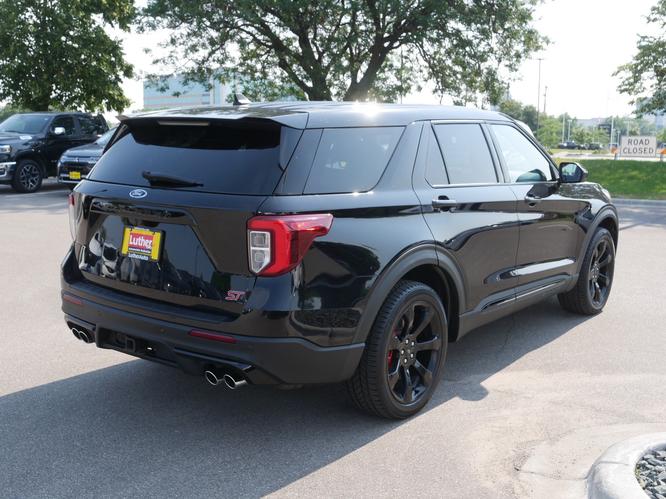 Used 2022 Ford Explorer ST w/ ST Street Pack AWD/4WD image 7