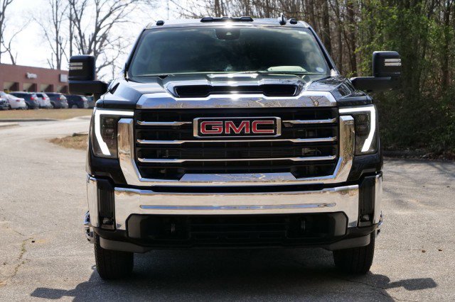 Used 2024 GMC Sierra 3500 SLE w/ SLE Convenience Package image 5