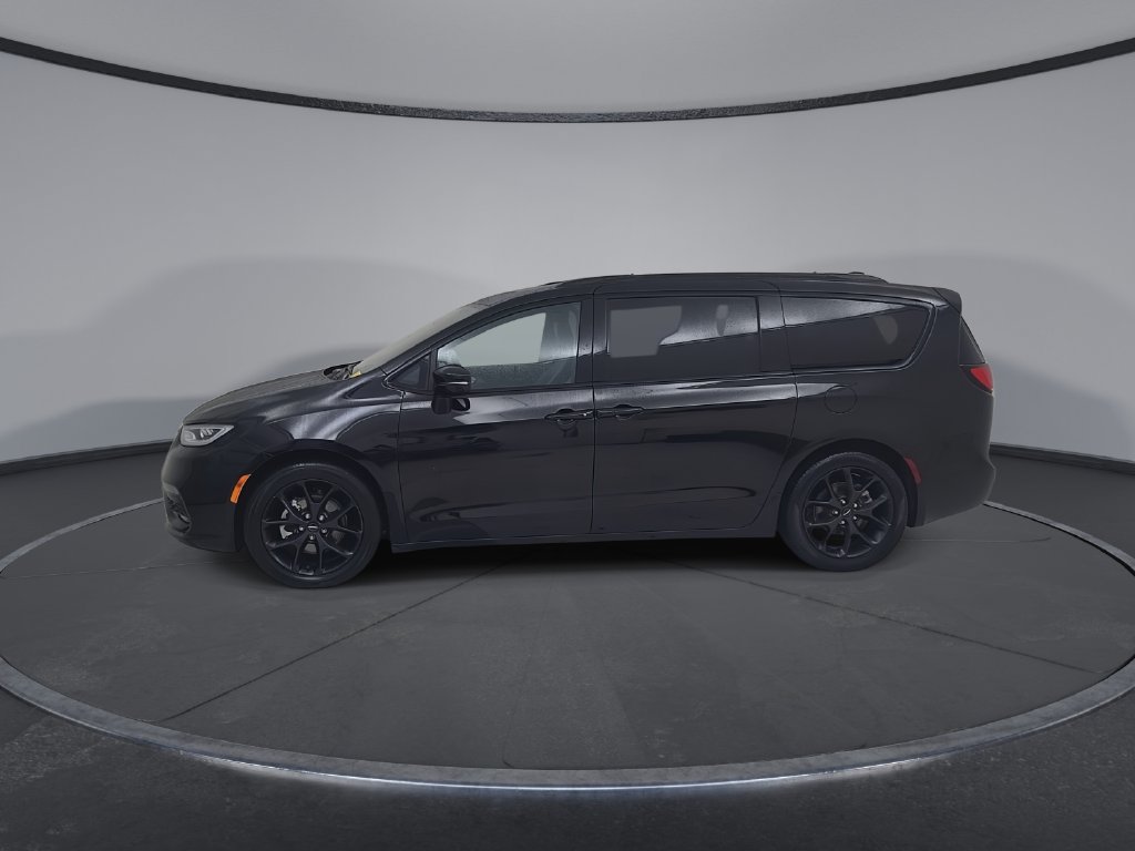 Certified 2025 Chrysler Pacifica Limited FWD image 11