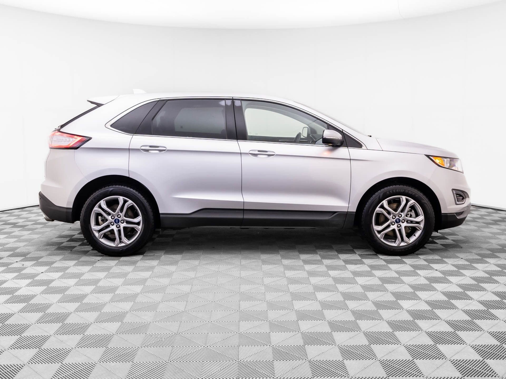 Used 2017 Ford Edge Titanium w/ Equipment Group 301A AWD/4WD image 7