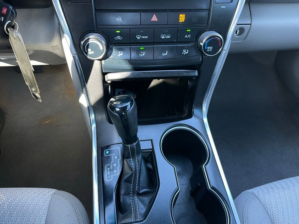 Used 2016 Toyota Camry LE image 18