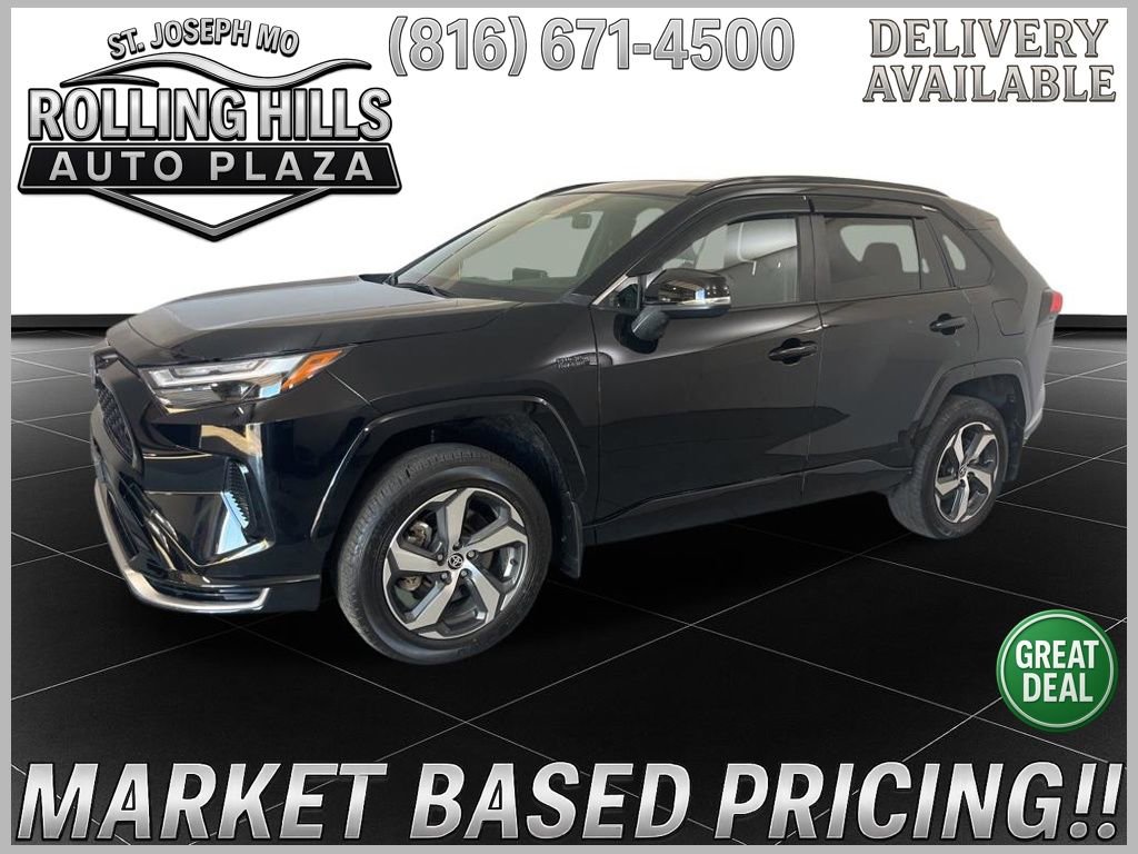 Used 2023 Toyota RAV4 SE w/ Weather & Moonroof Package