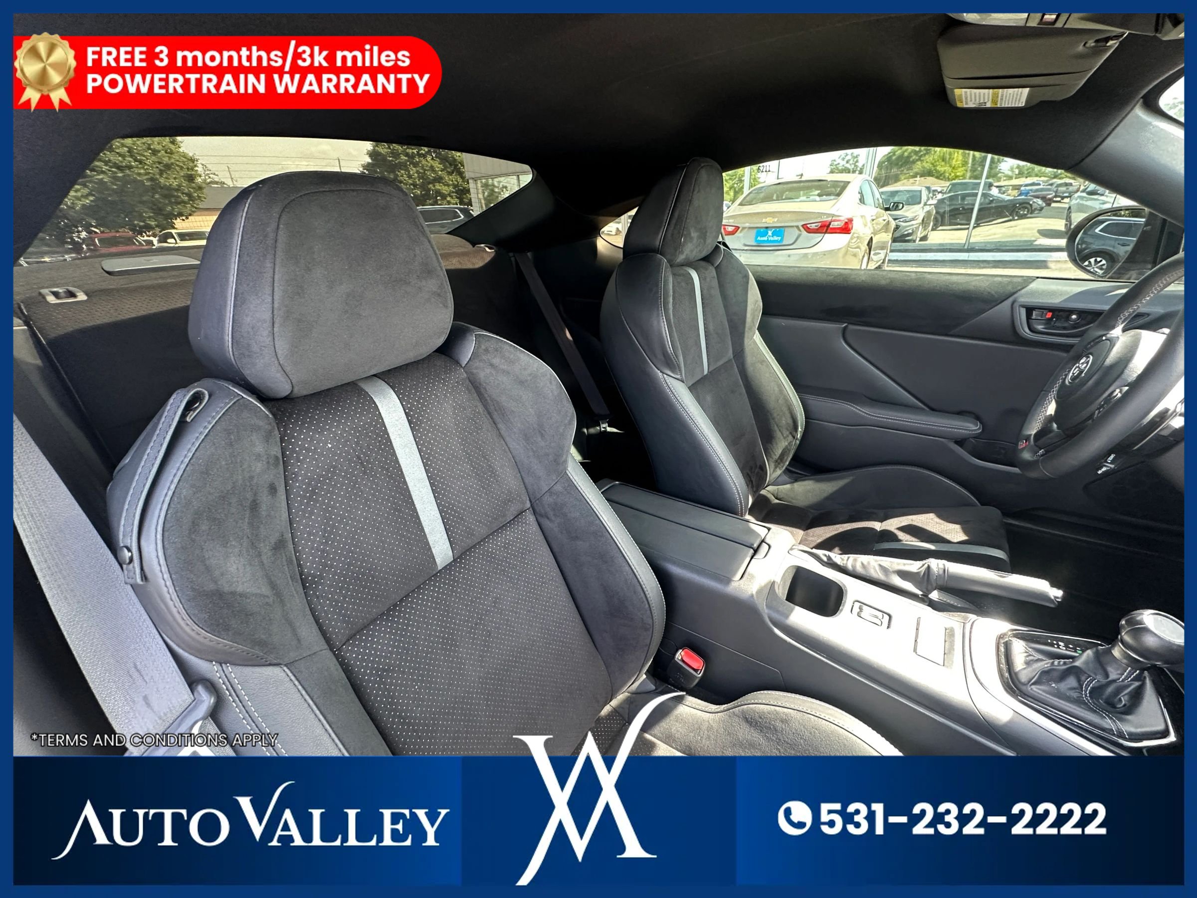 Used 2025 Toyota GR86 Premium w/ ALL Weather Mat Package (TMS) RWD image 18