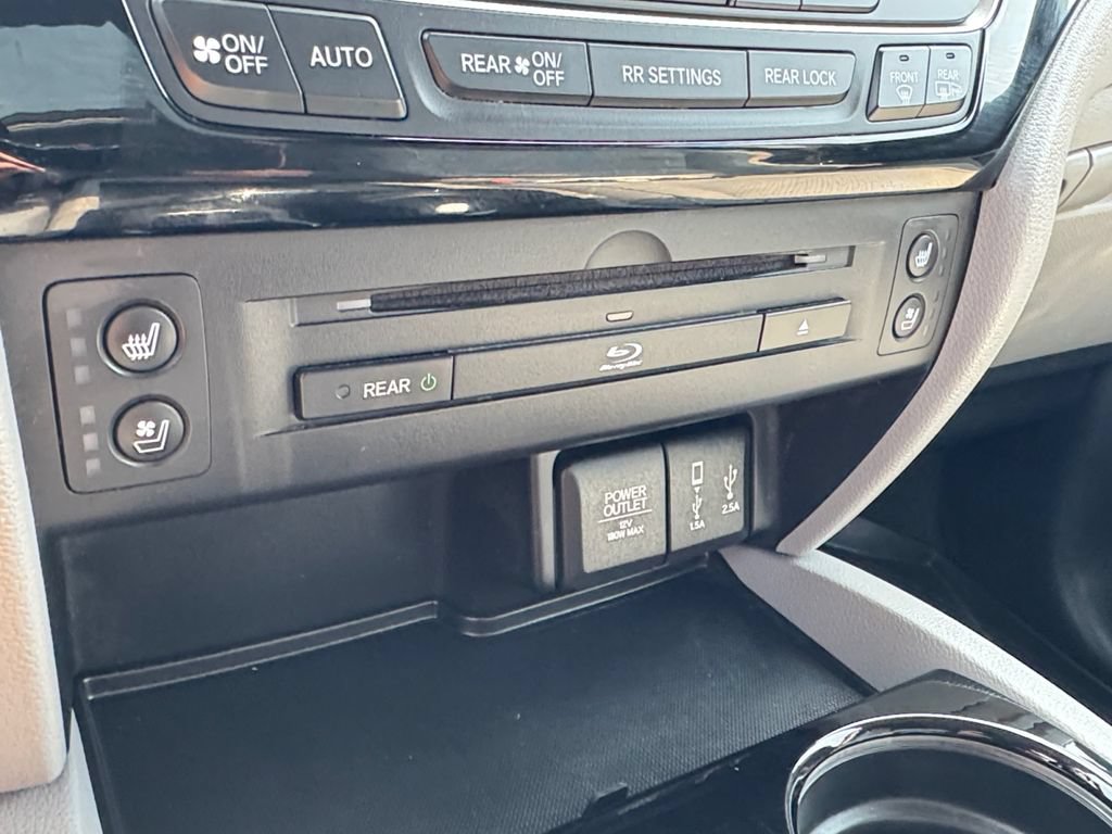 Used 2017 Honda Pilot Elite image 31