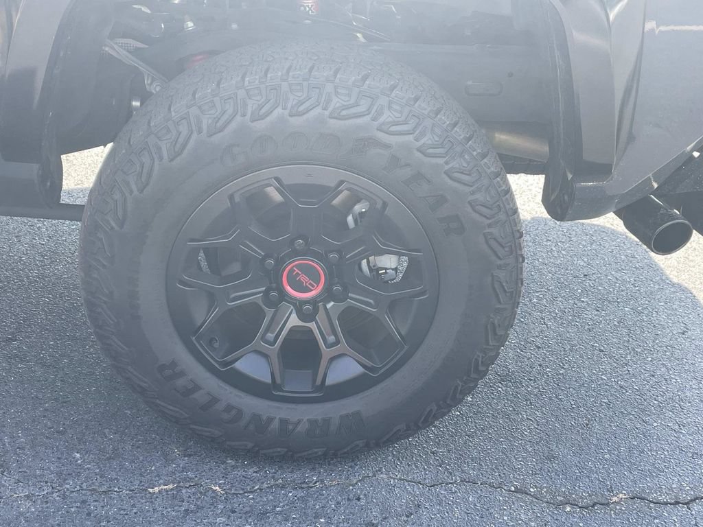Used 2025 Toyota Tacoma TRD Pro w/ Tow Tech Package AWD/4WD image 13