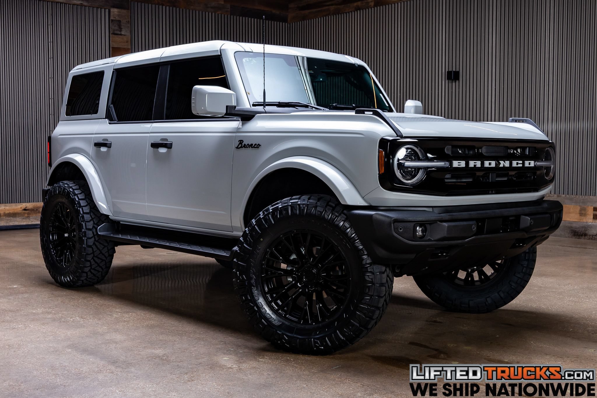 Used 2026 Ford Bronco Outer Banks AWD/4WD image 1