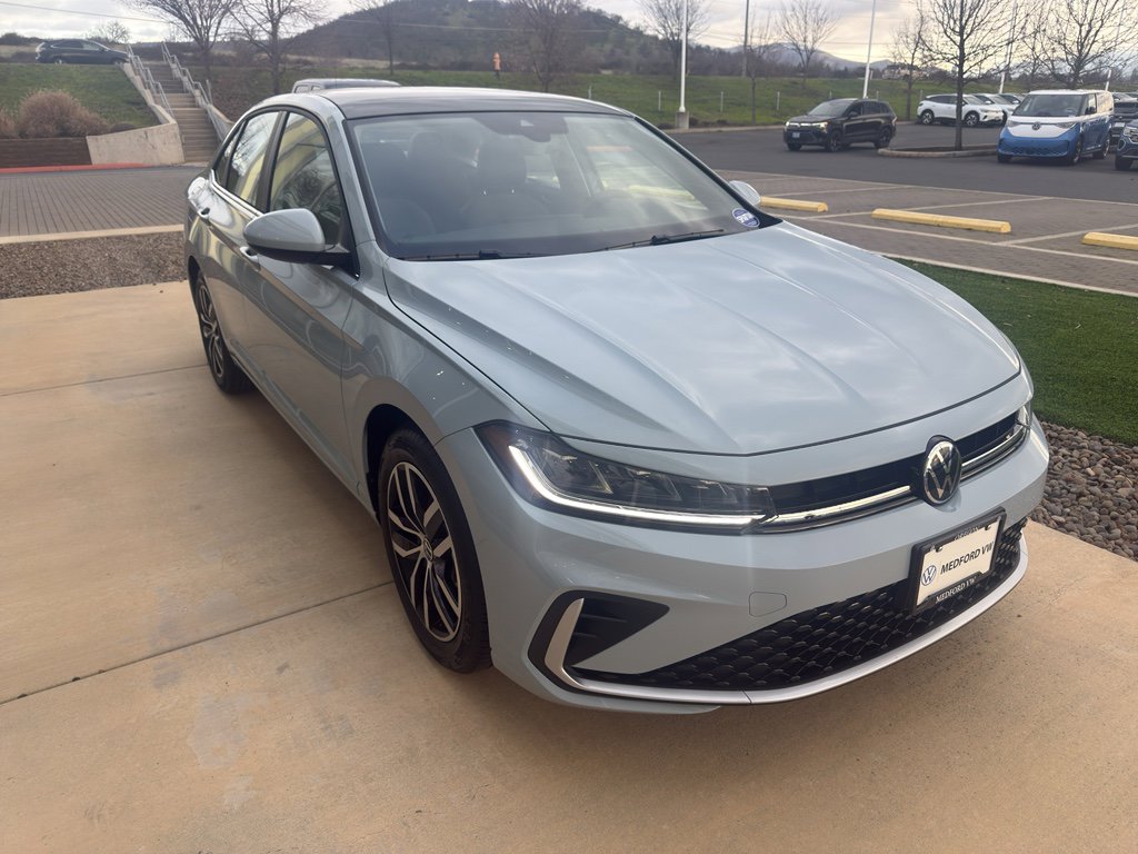 New 2026 Volkswagen Jetta SE image 3