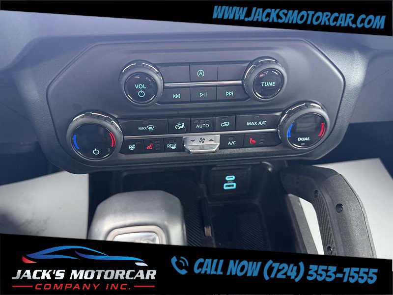 Used 2025 Ford Bronco Badlands image 35