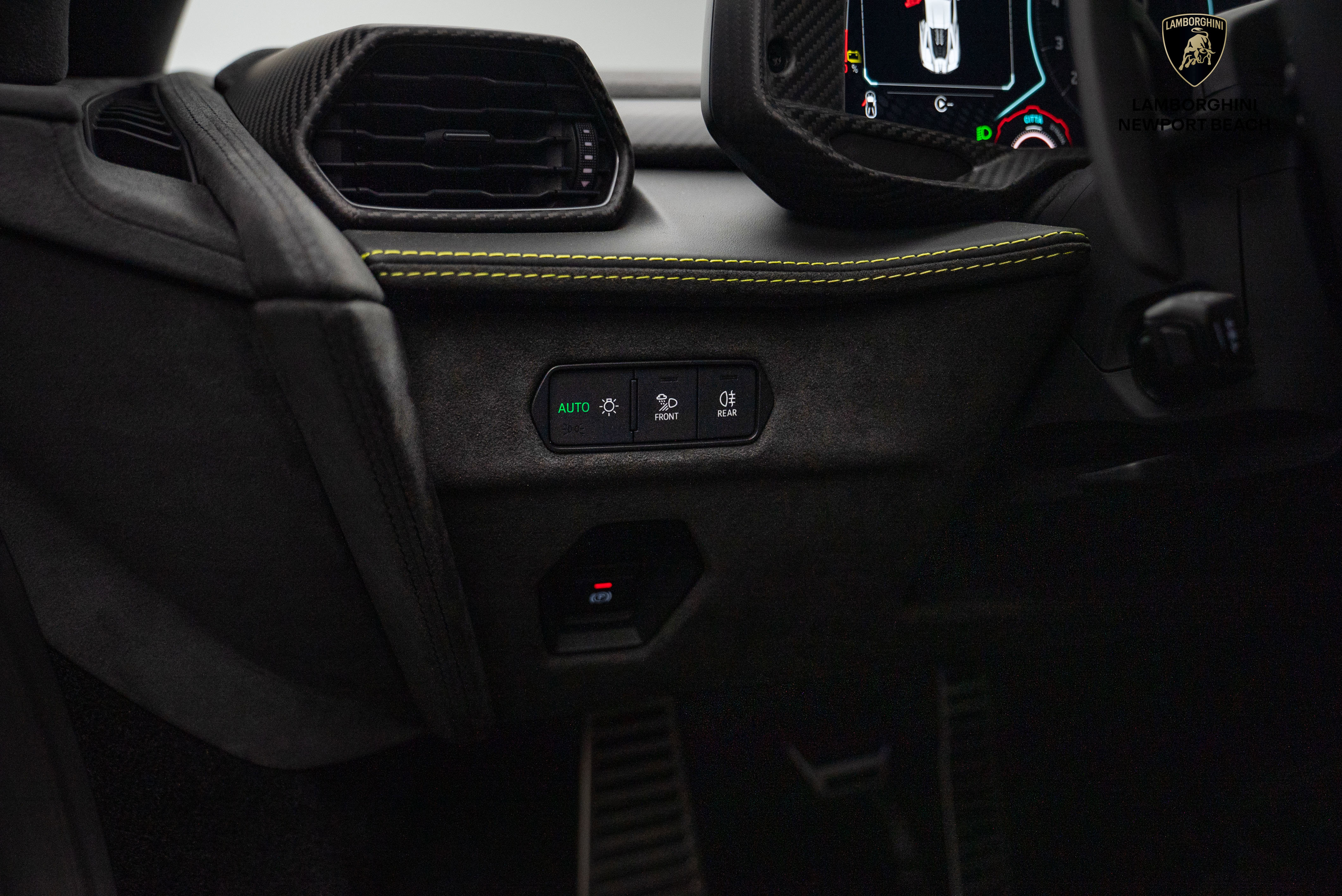 Used 2024 Lamborghini Revuelto image 31