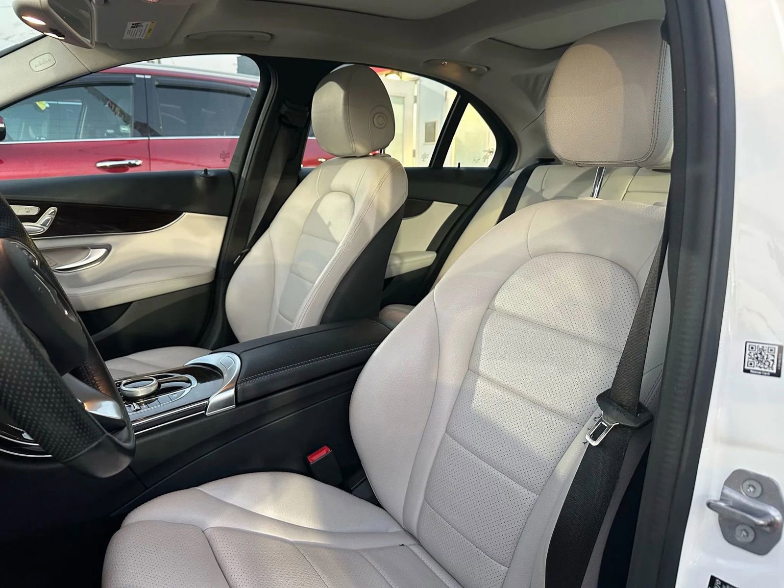 Used 2018 Mercedes-Benz C 300 4MATIC Sedan image 10