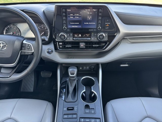 Certified 2022 Toyota Highlander XLE image 2