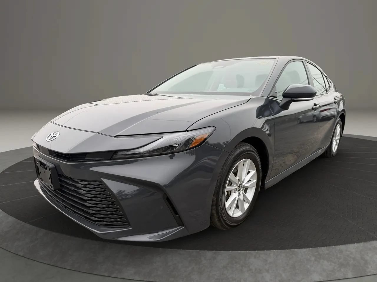 Used 2025 Toyota Camry LE FWD image 1